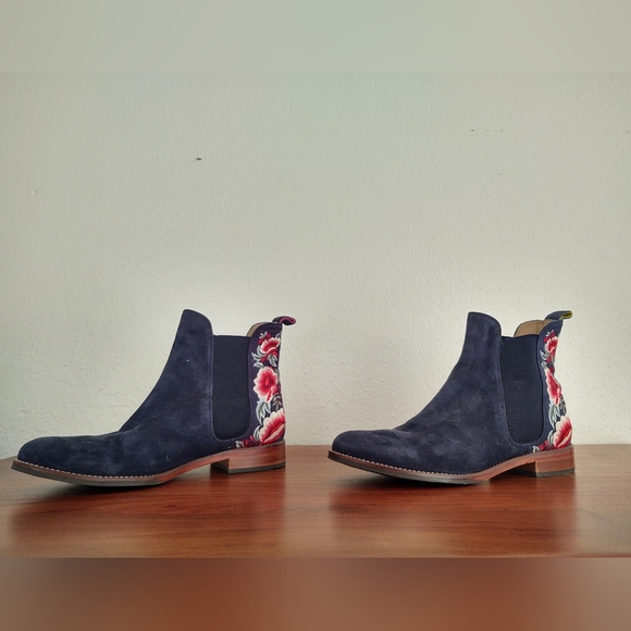 Joules Floral Embroidered Navy Ankle Boot - Picture 3 of 7
